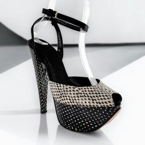 Giambattista Valli Black White Dot Snakeskin Peep Toe Platform Heels Size 36.5